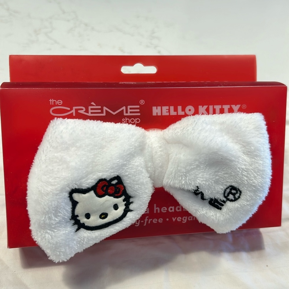 NWT The Crème Shop Hello Kitty Plush Spa Headband